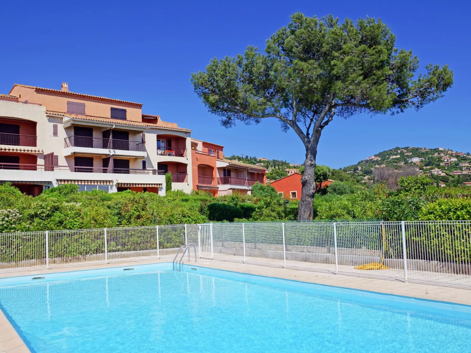Agay Plage-Outside