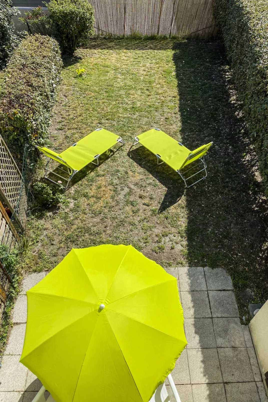 La Criée-Outside