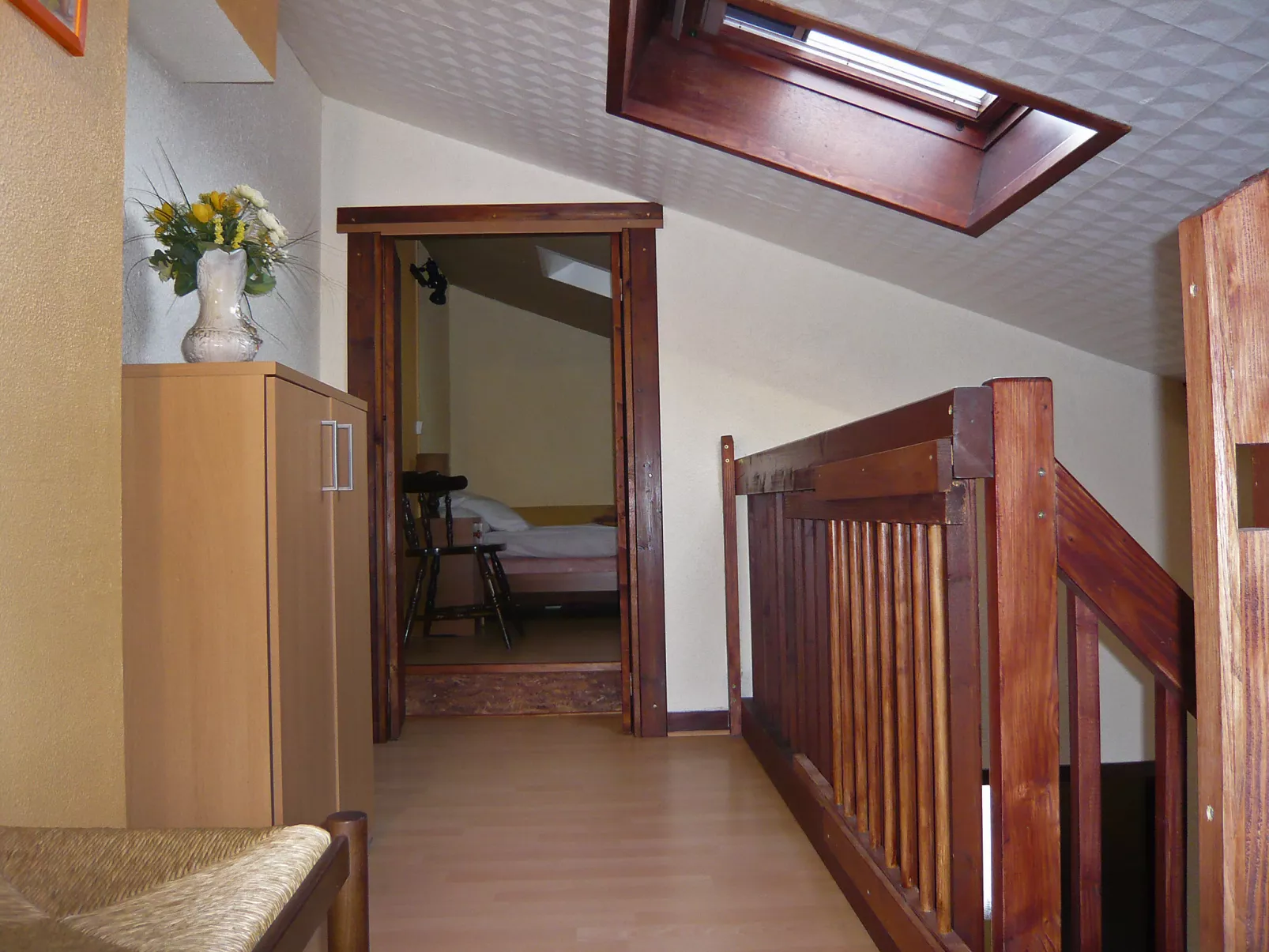 Albret-Inside