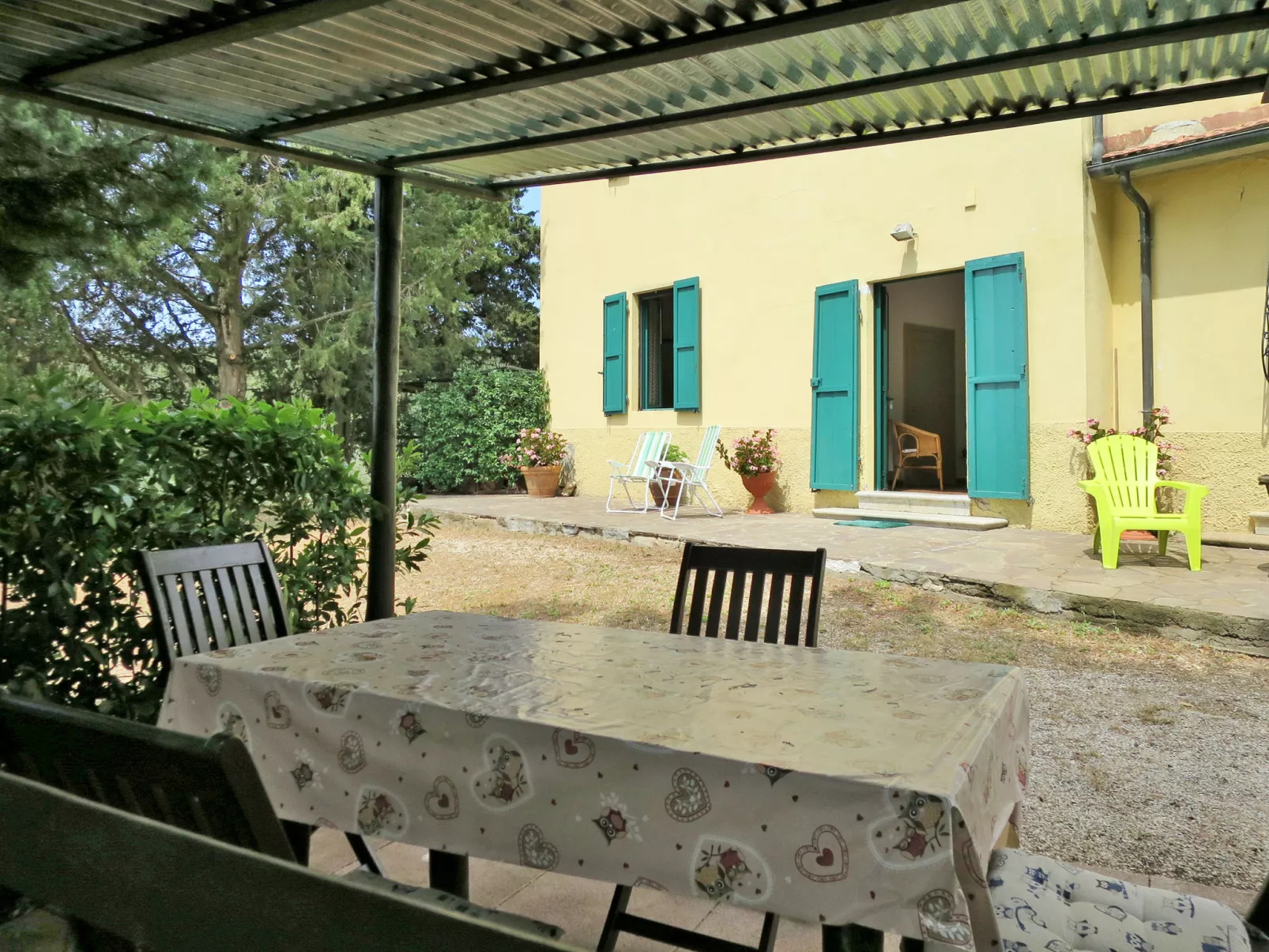 Campo Fiorito-Outside