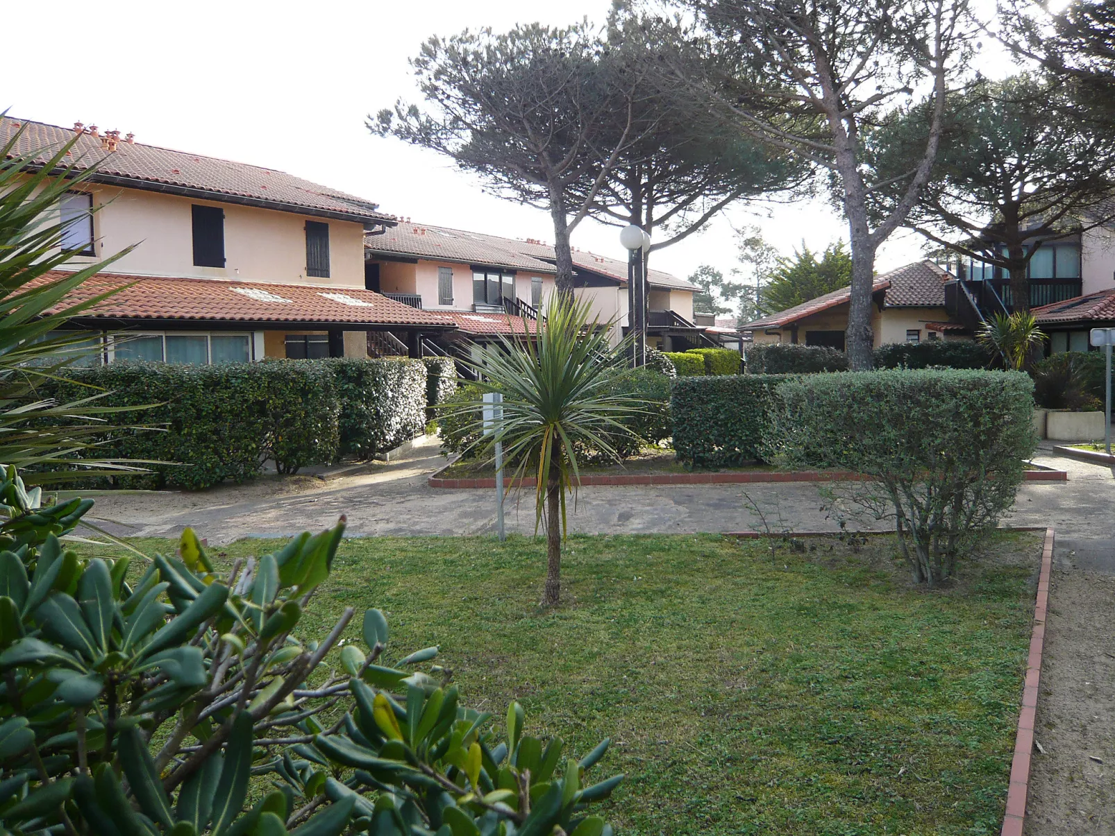 Albret-Outside
