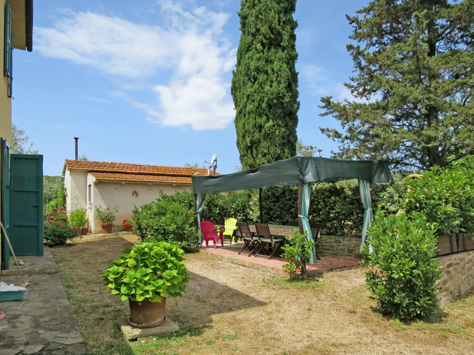 Campo Fiorito-Outside