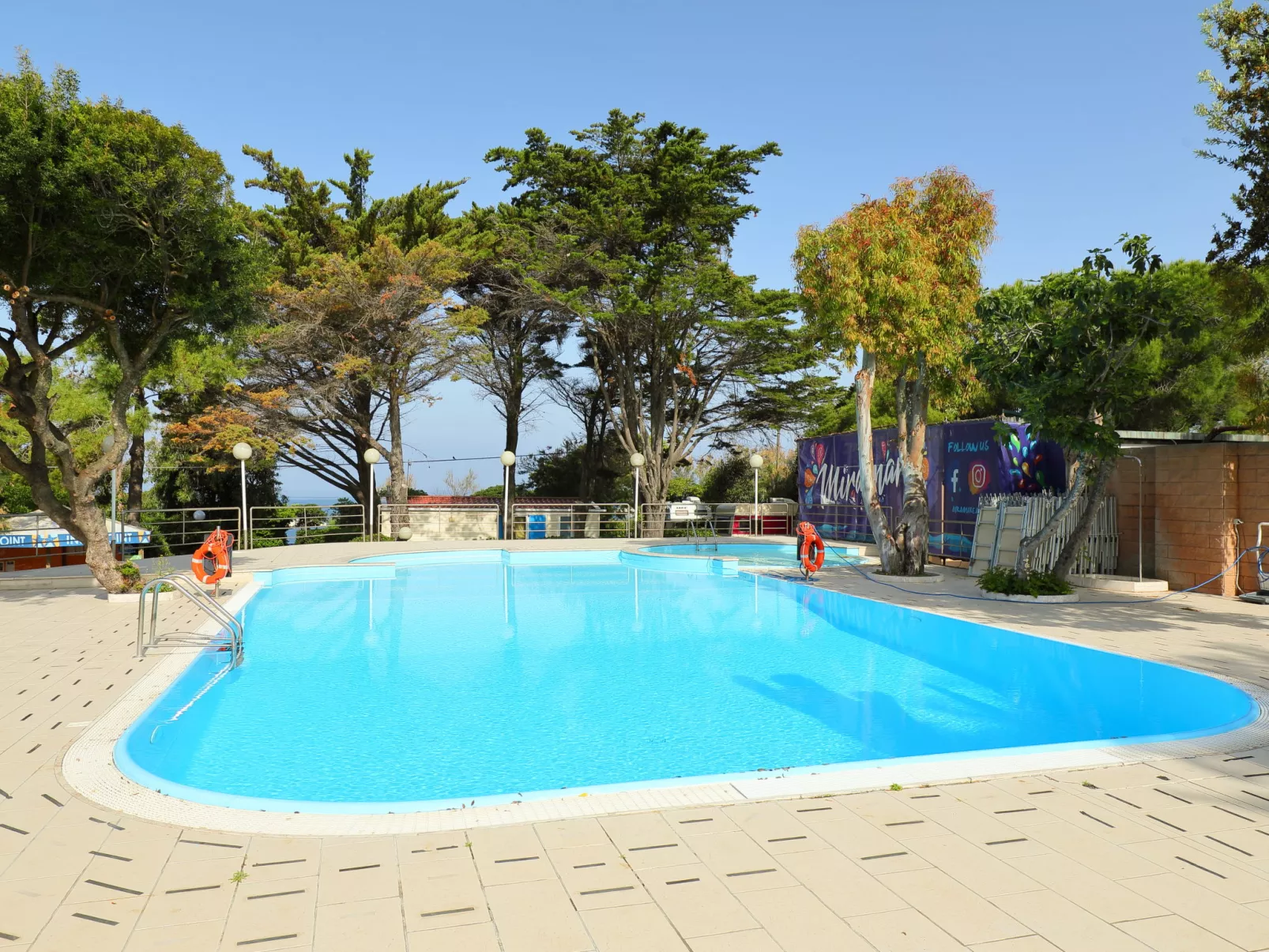 Miramare-Outside