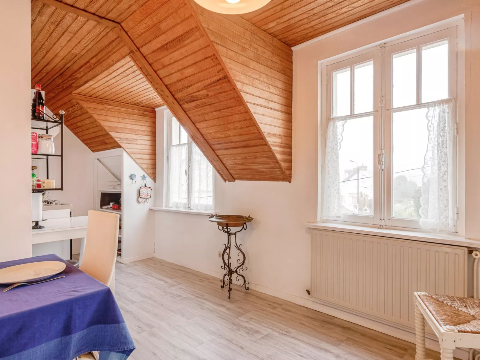 Maison Rose-Inside