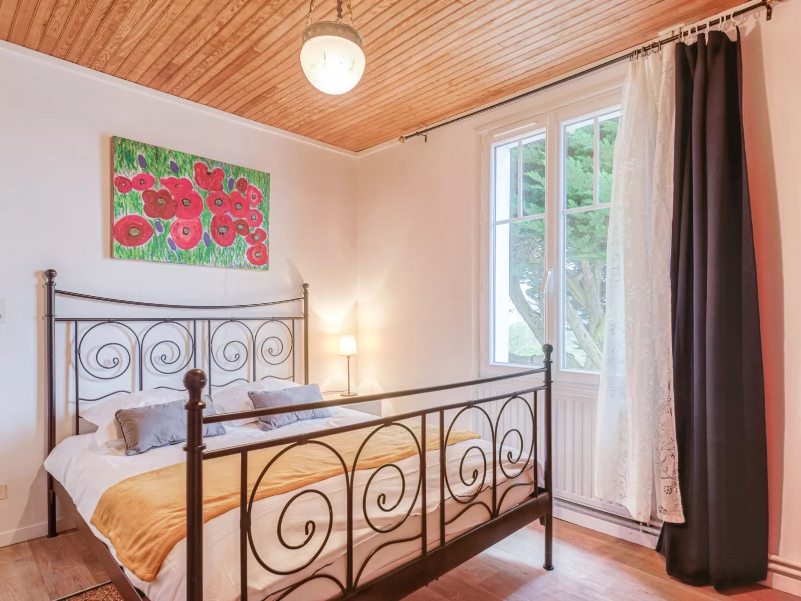Maison Rose-Inside