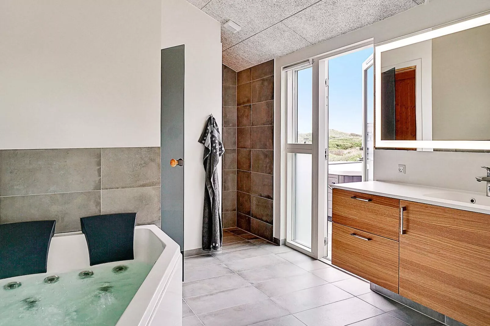 10 person holiday home in Løkken-Indoor