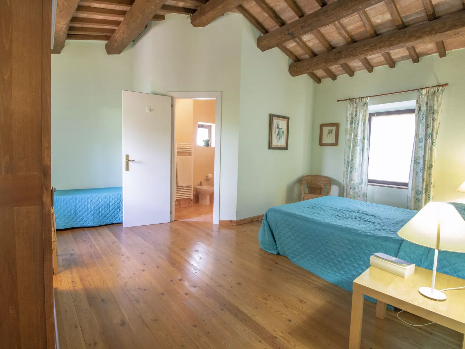 Casale Vitello-Inside