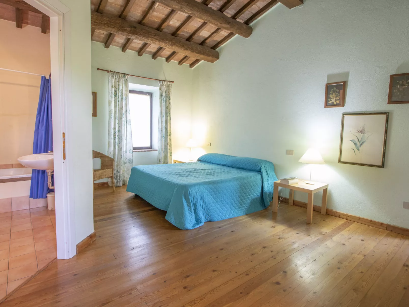 Casale Vitello-Inside