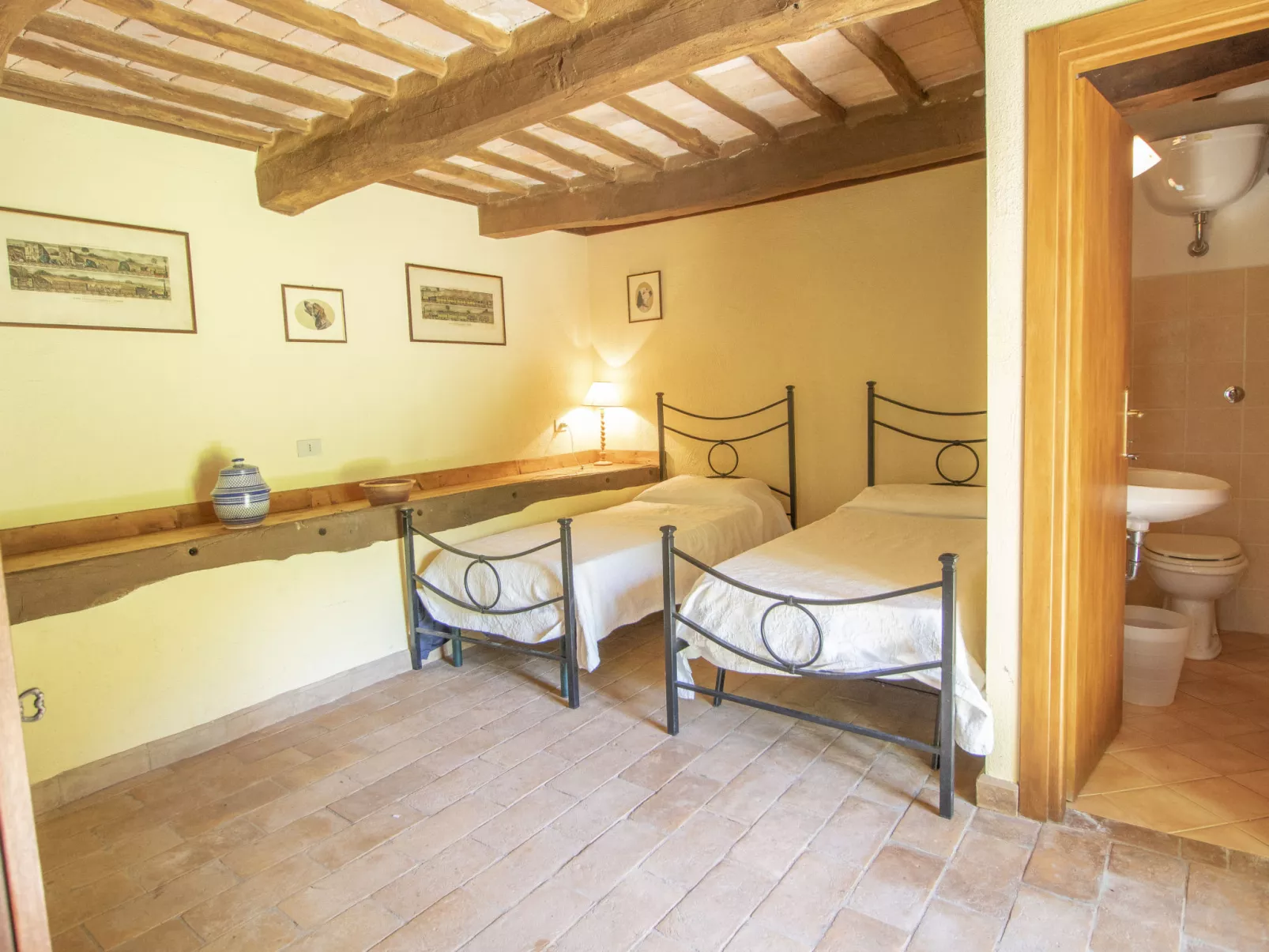 Casale Vitello-Inside