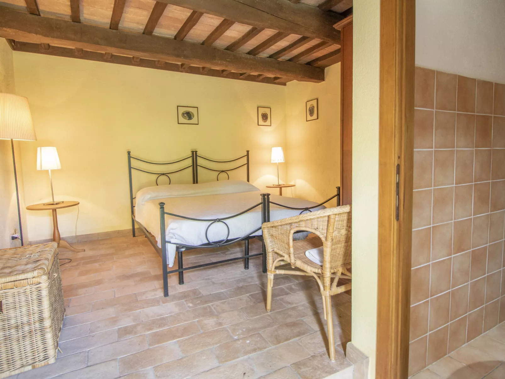 Casale Vitello-Inside