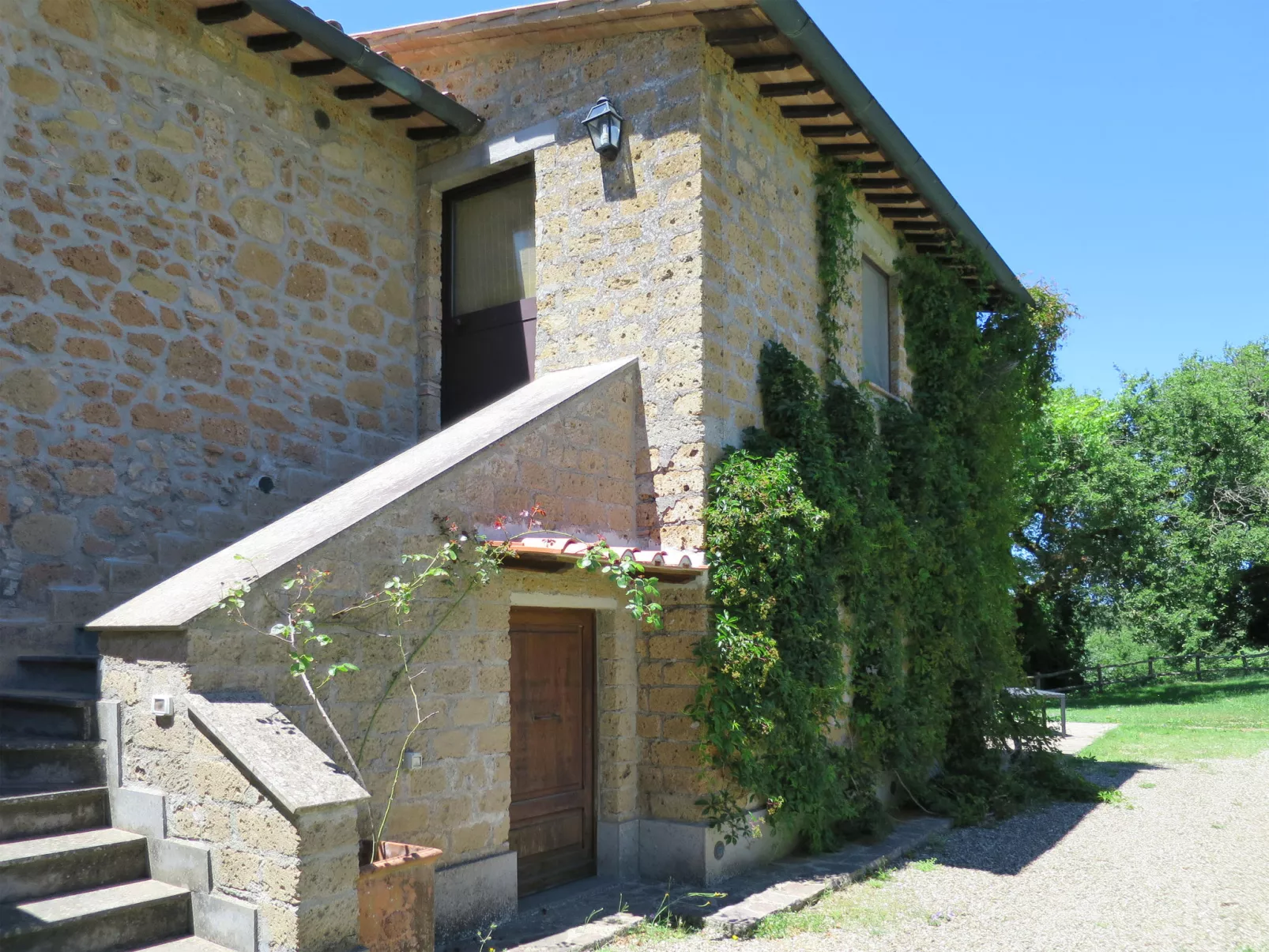Casale Vitello-Outside