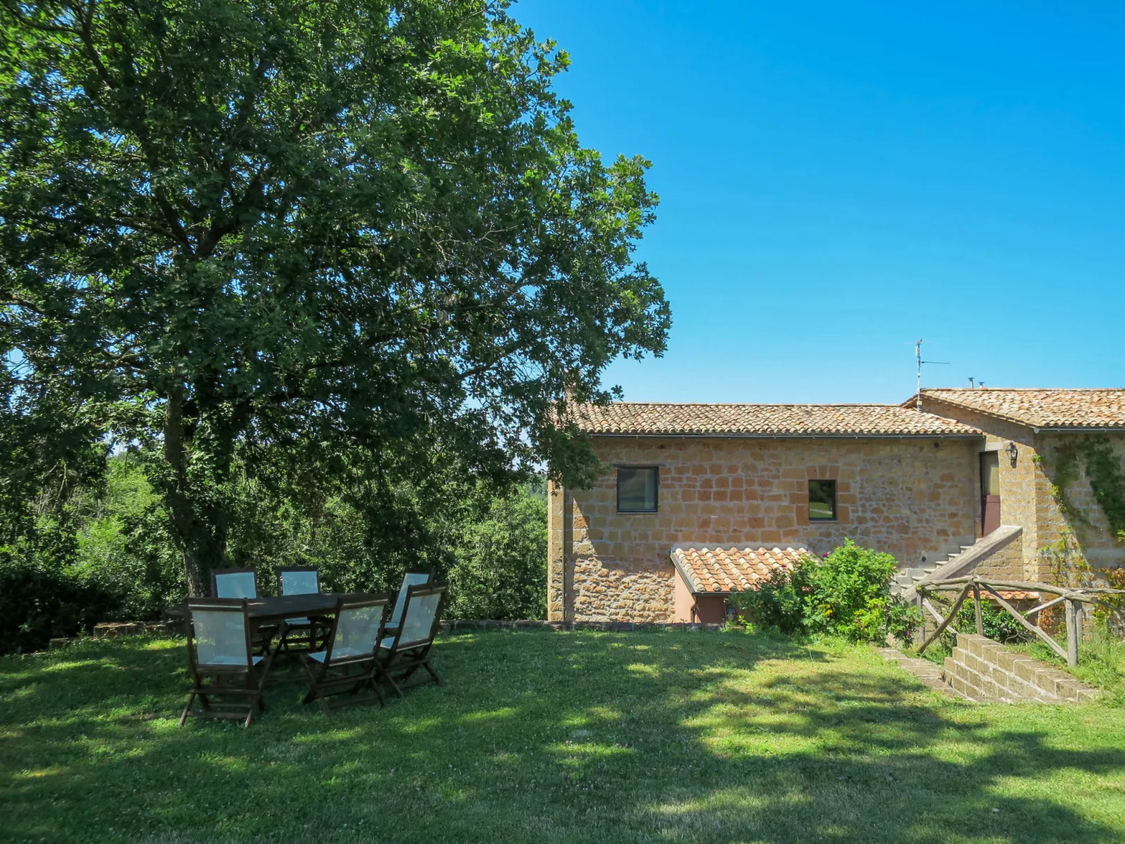 Casale Vitello-Outside