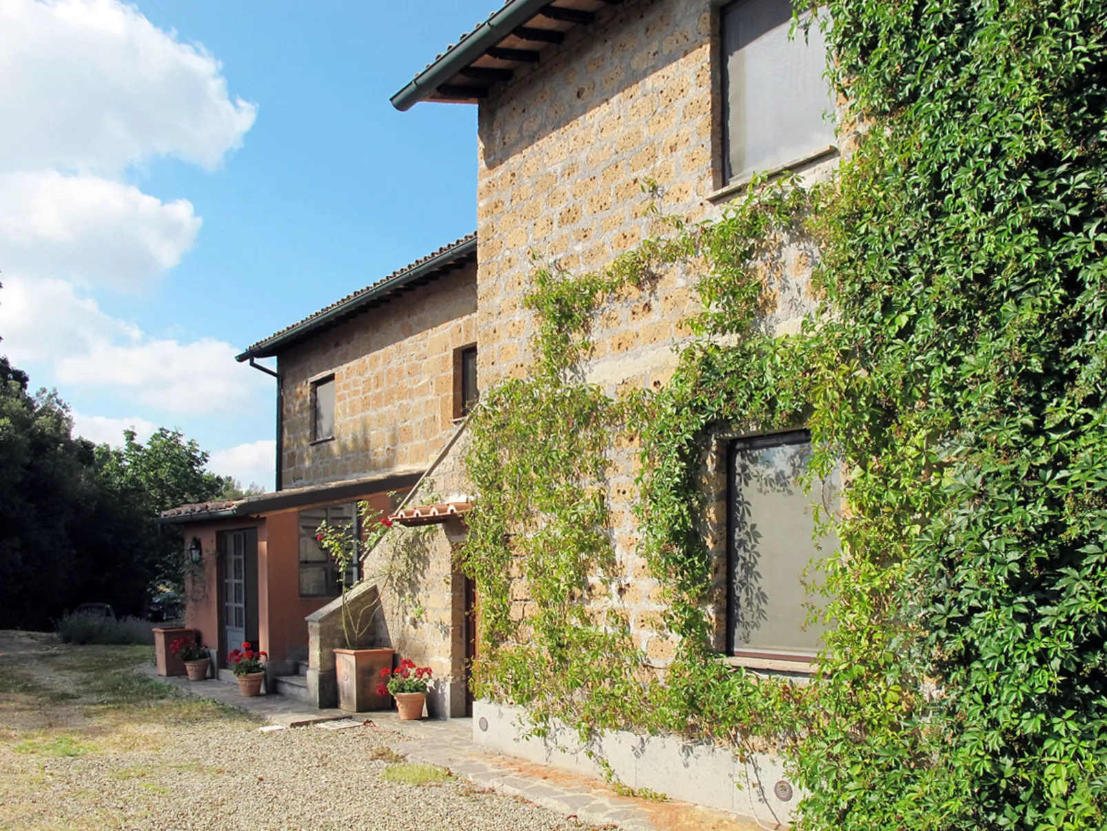 Casale Vitello-Outside