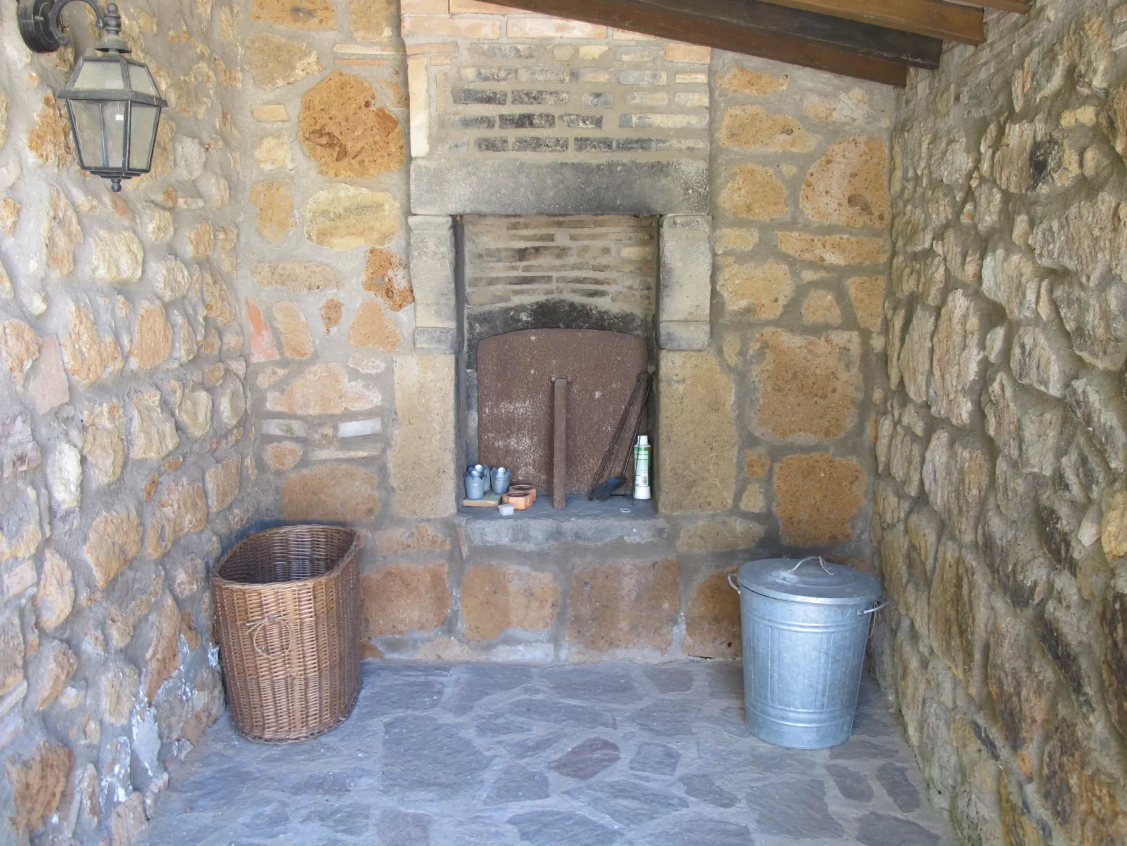 Casale Vitello-Outside