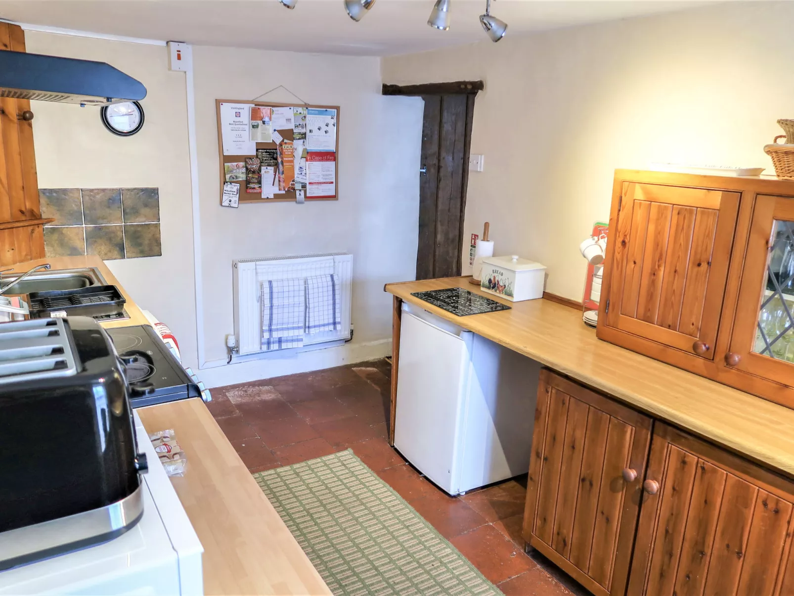 Moonfleat Cottage-Inside