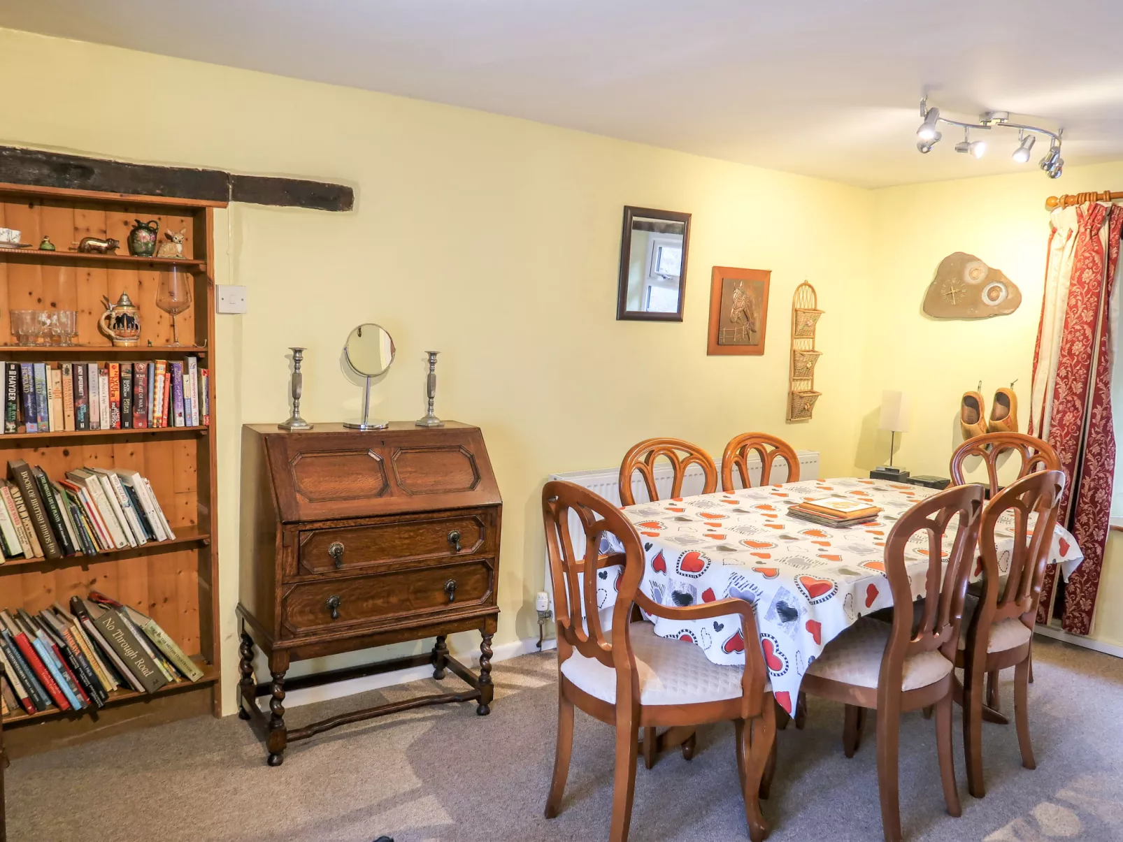 Moonfleat Cottage-Inside