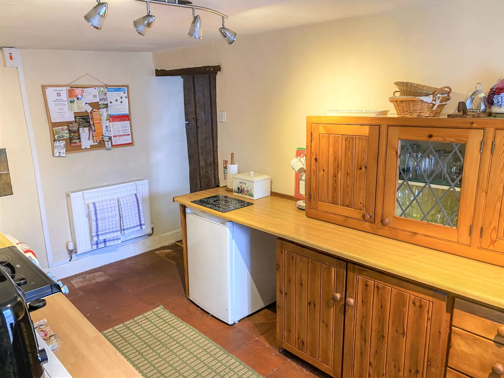 Moonfleat Cottage-Inside