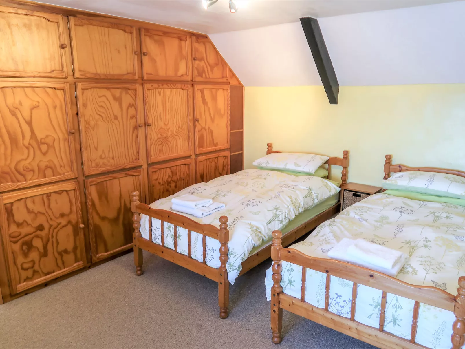 Moonfleat Cottage-Inside
