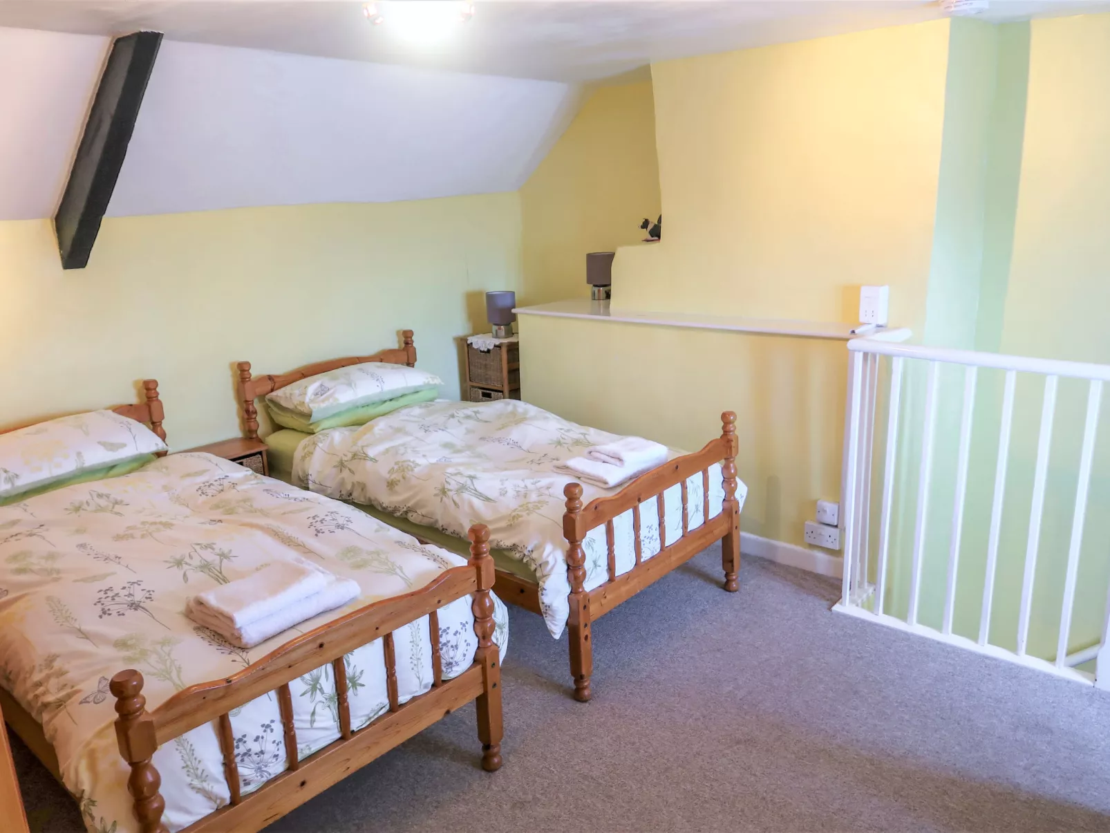 Moonfleat Cottage-Inside
