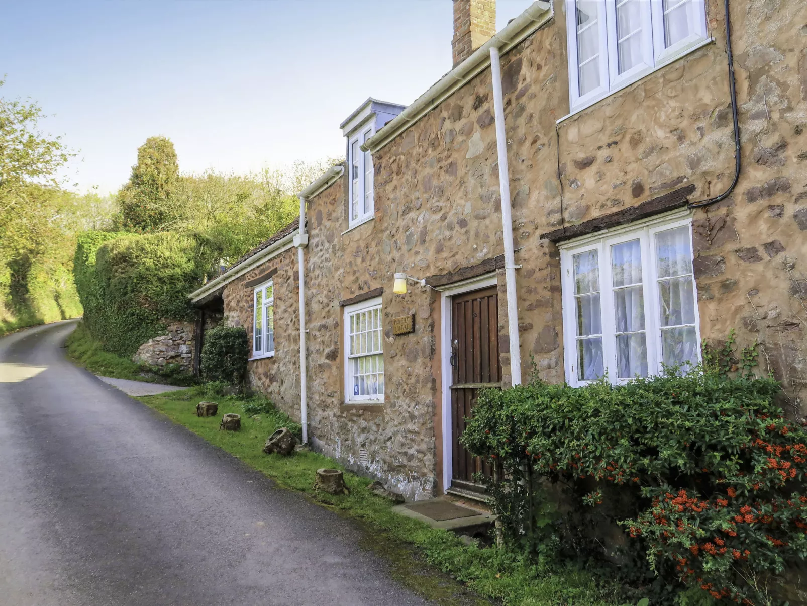 Moonfleat Cottage-Outside