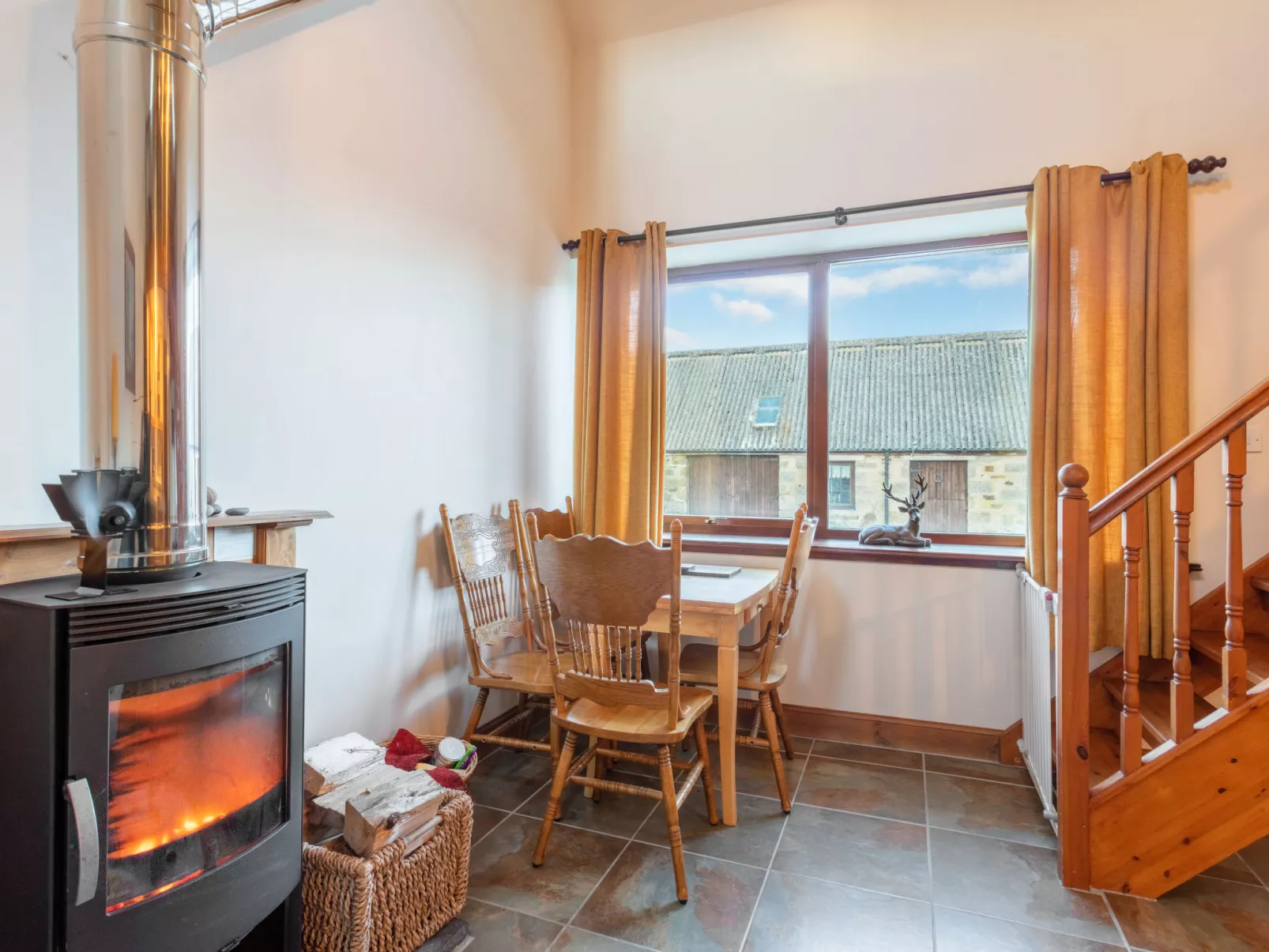 Auchingoul Cottage-Inside
