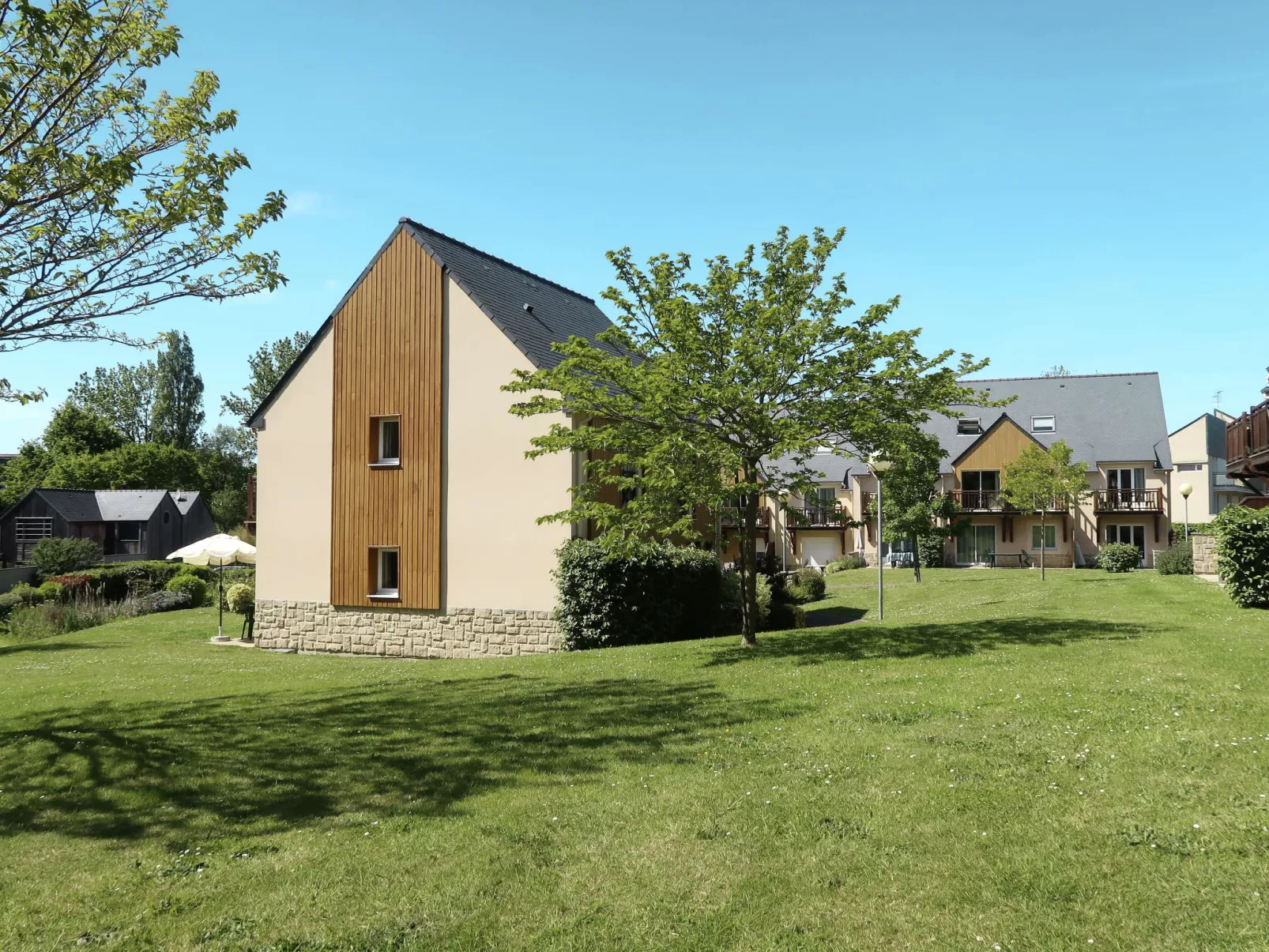 Les Roches Douvres 24-Dehors
