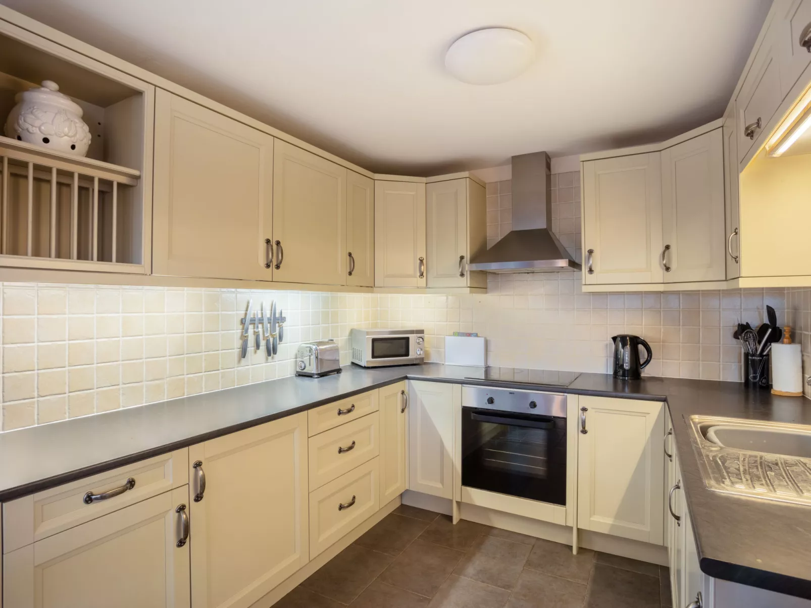 Swallow Cottage-Inside