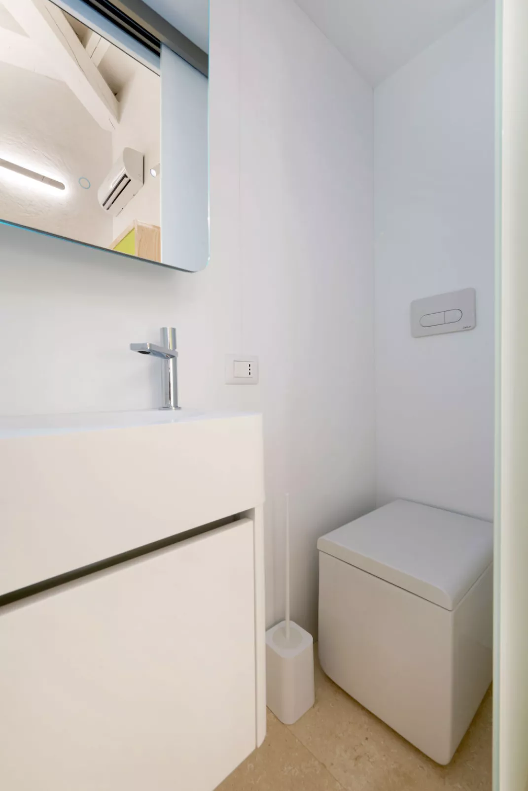 House Boat Medium-Inside
