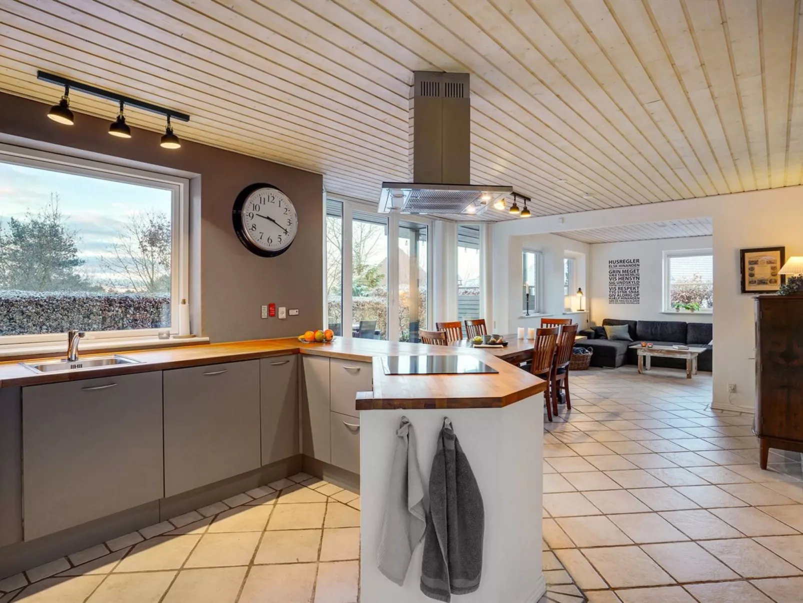 "Thiokk" - 500m from the sea
