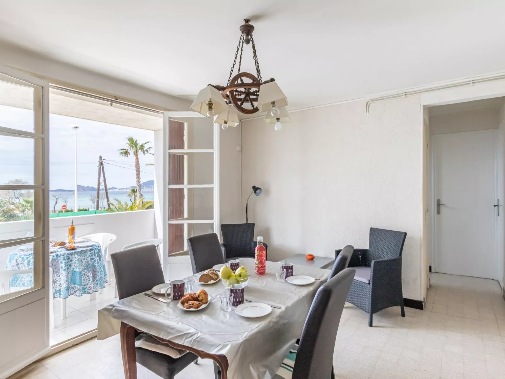 Super Plage-Inside