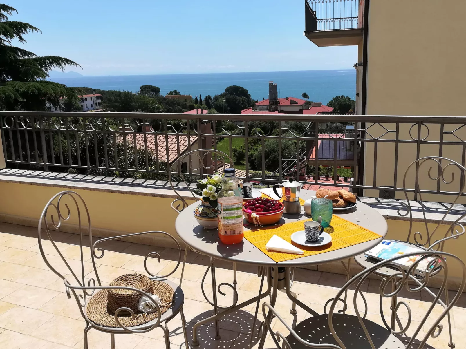 La Terrazza Di Dinky-Outside