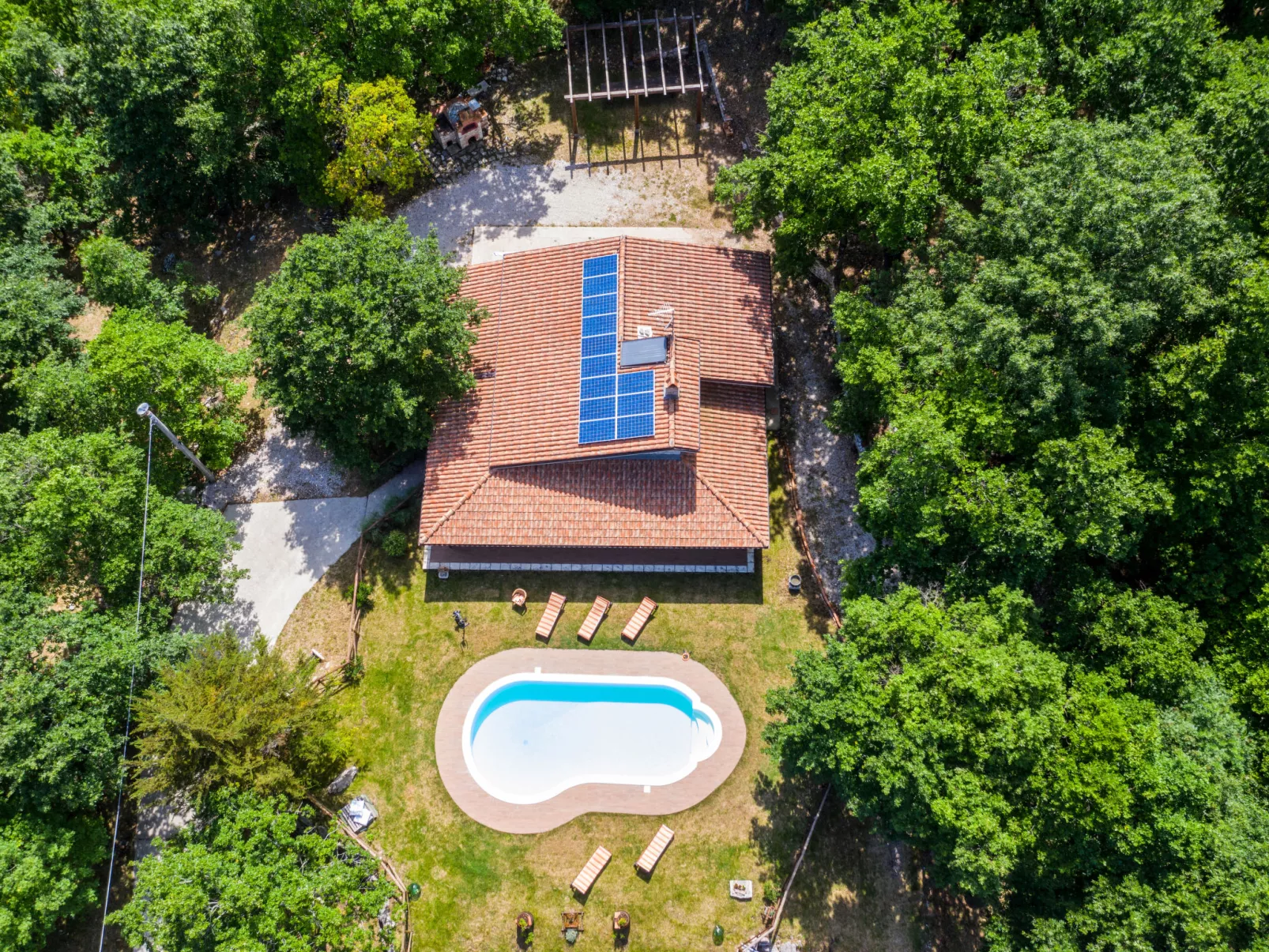 Domus Incantada-Outside