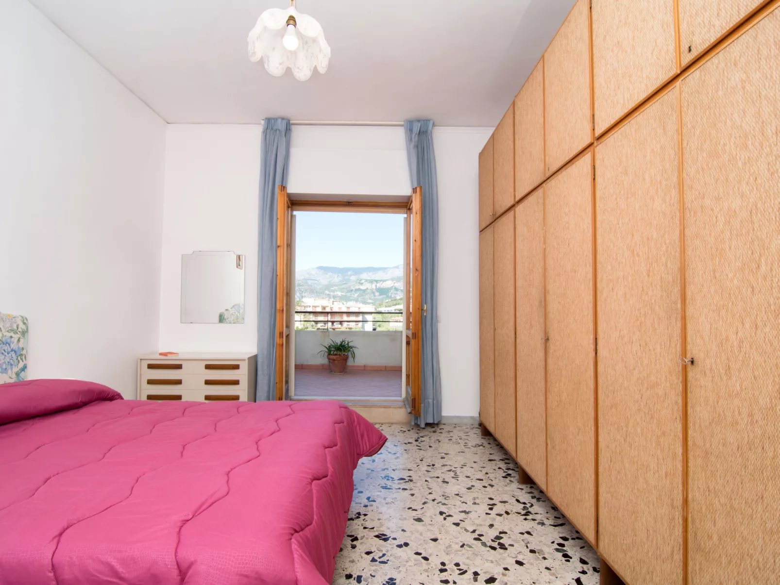 Top Floor-Inside