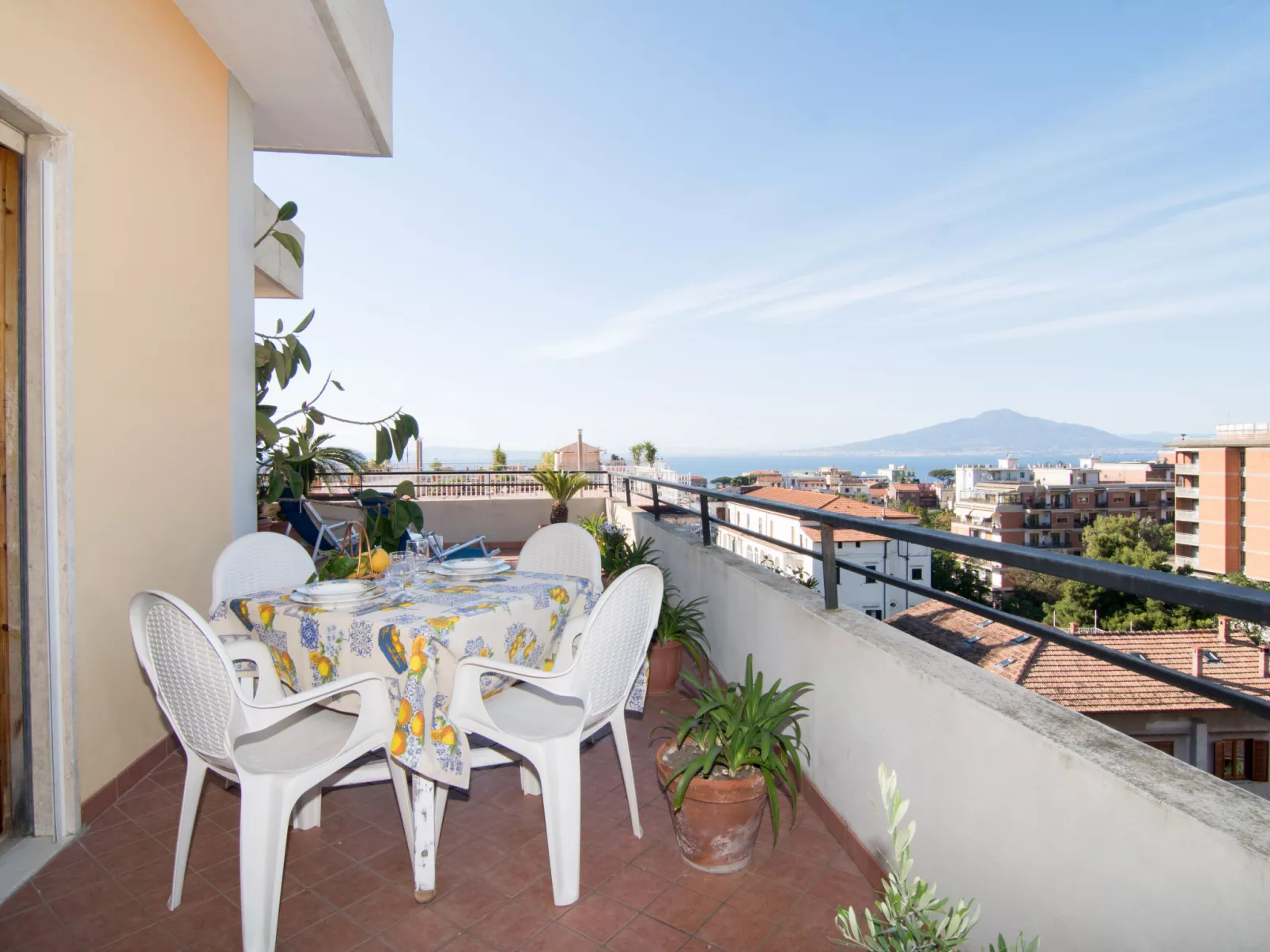 Top Floor-Outside