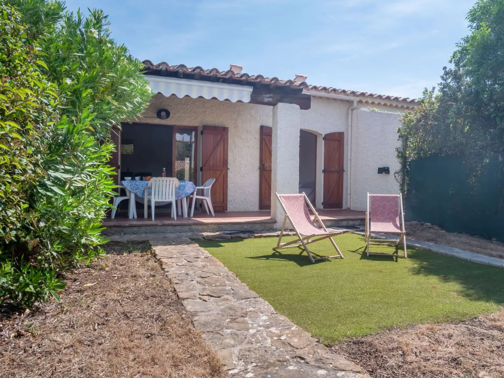 Provence Parc-Outside