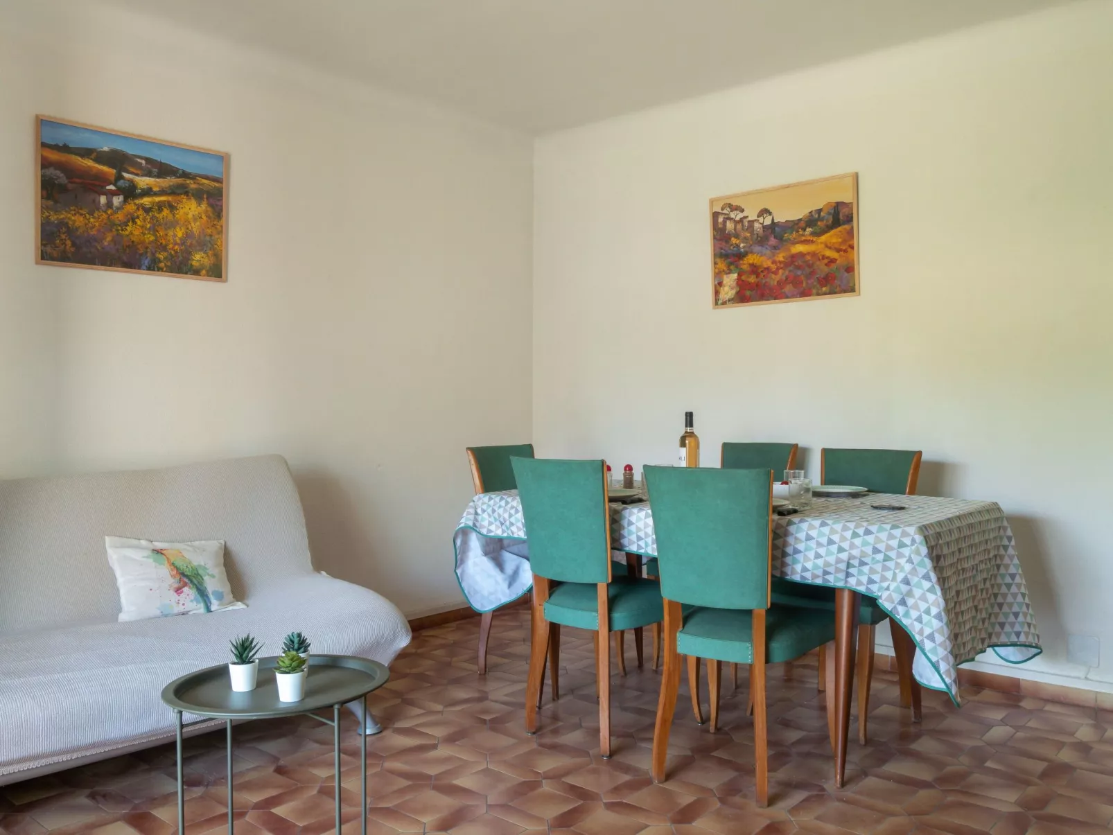 Provence Parc-Inside
