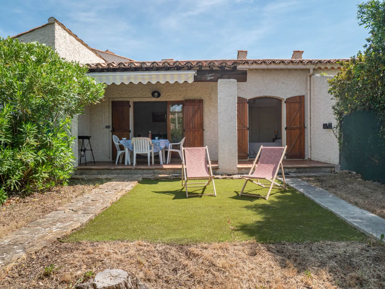 Provence Parc-Outside