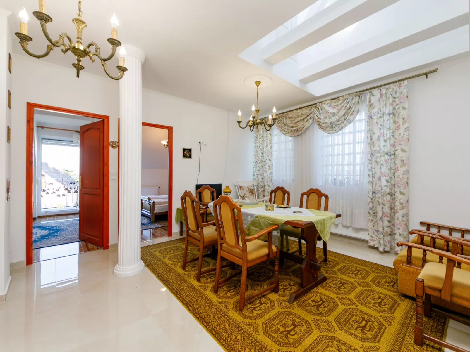 Tilia 1-Inside