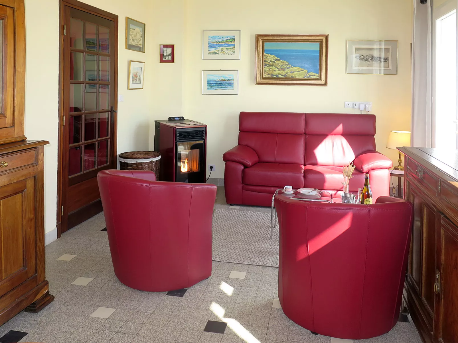 Les Roches-Inside