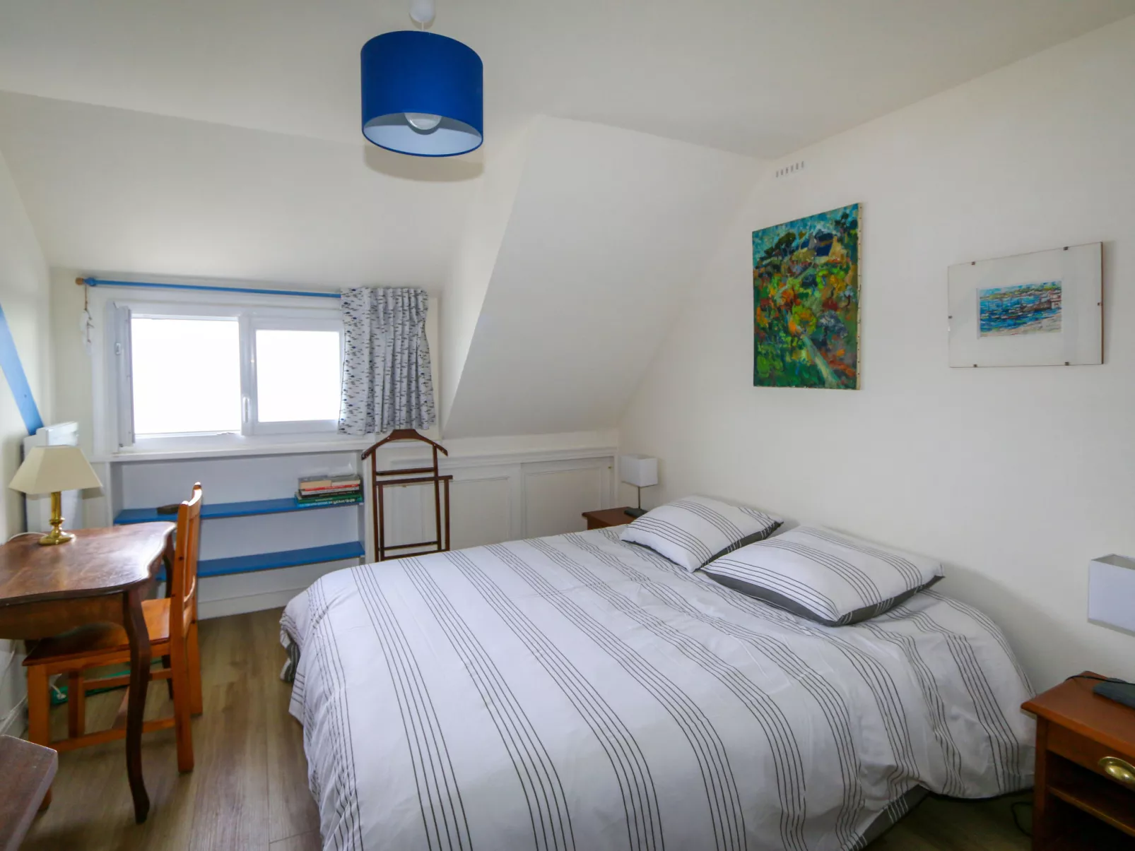 Les Roches-Inside