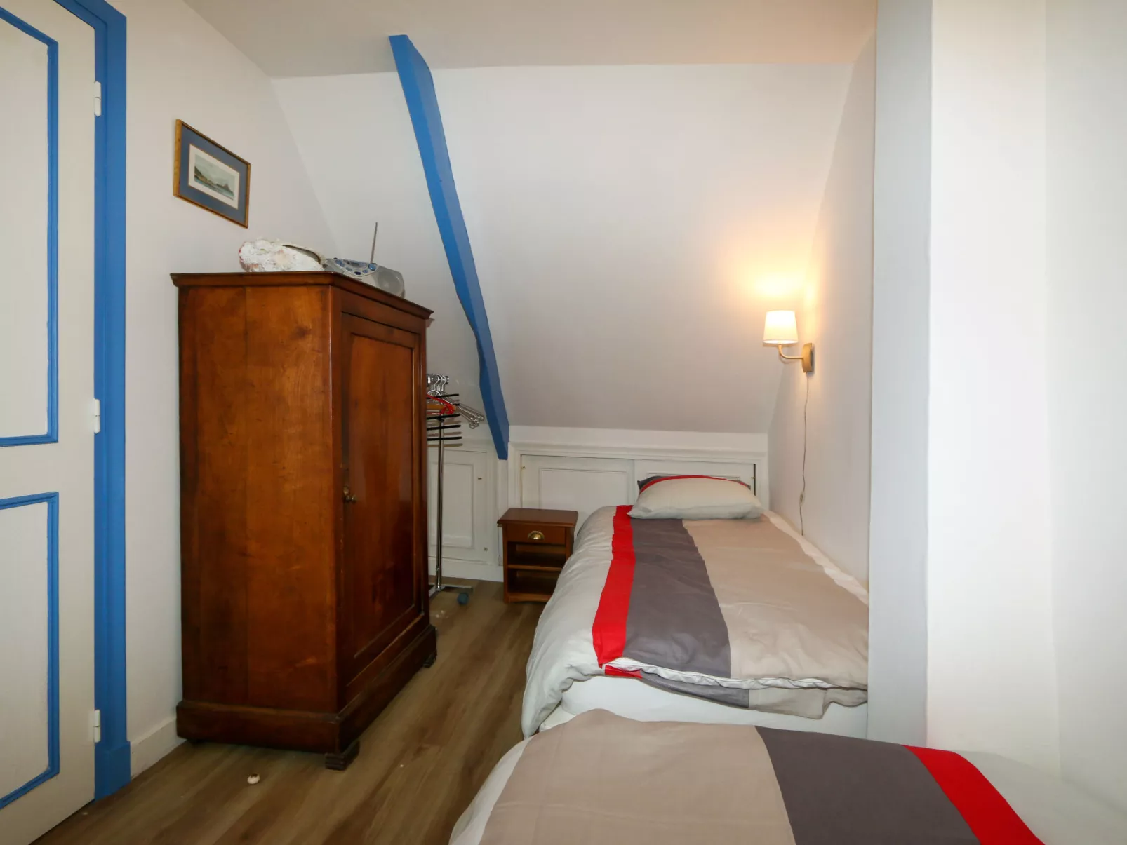 Les Roches-Inside