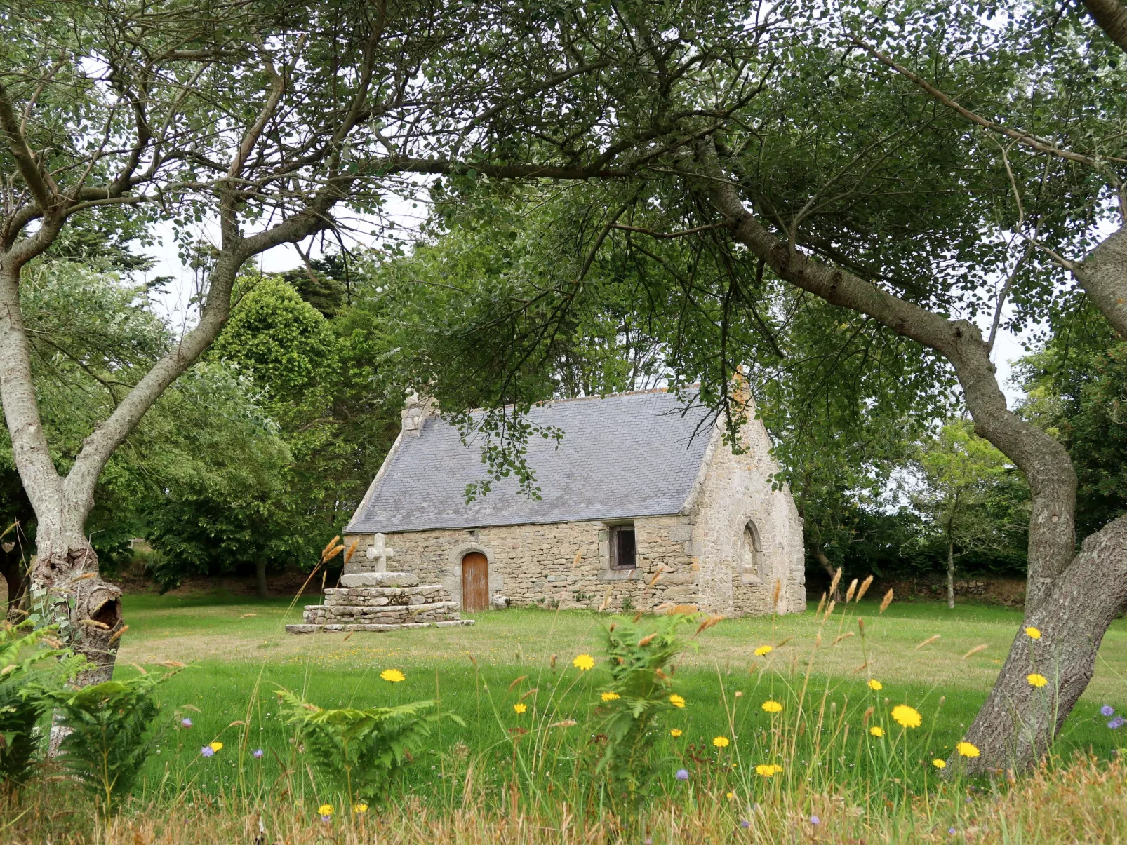 Saint Gonvel-Draußen