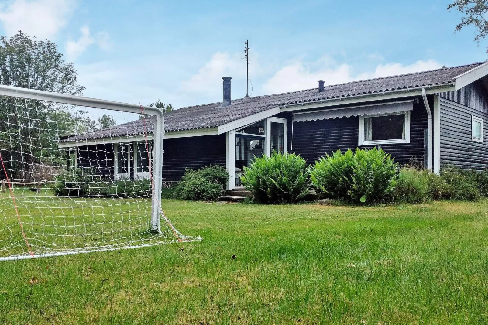 6 person holiday home in Glesborg