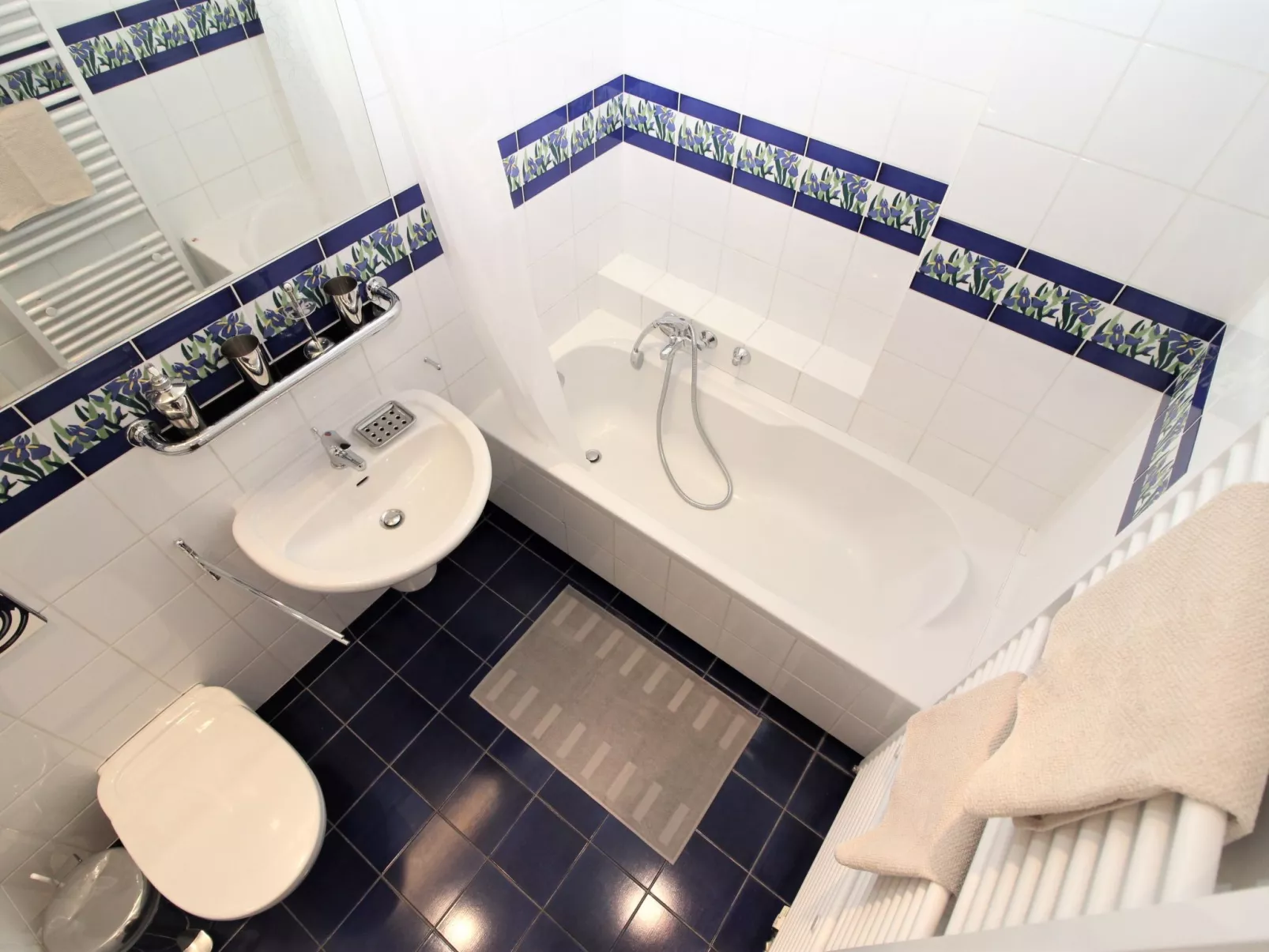 Manes Residence-Inside