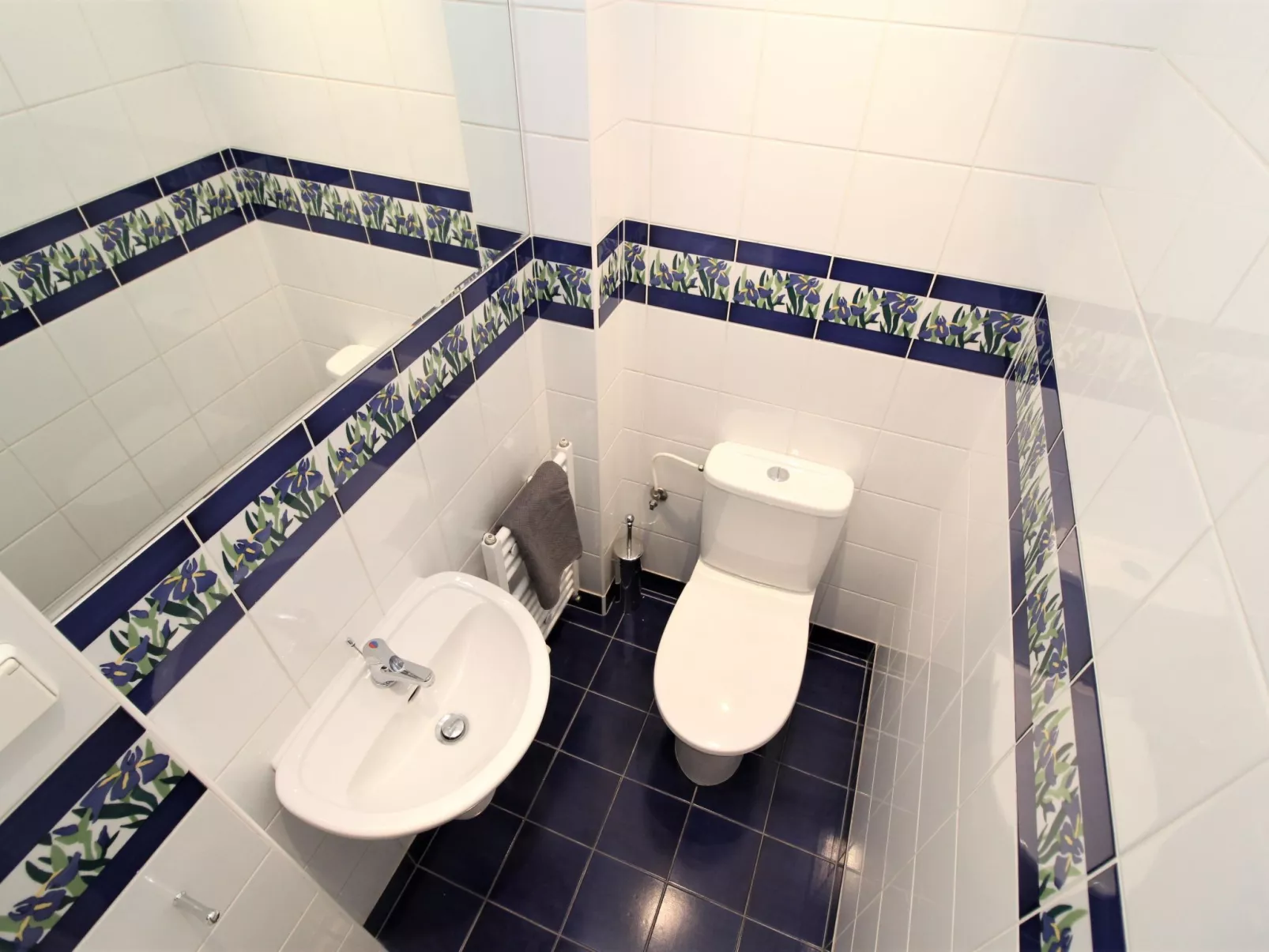 Manes Residence-Inside
