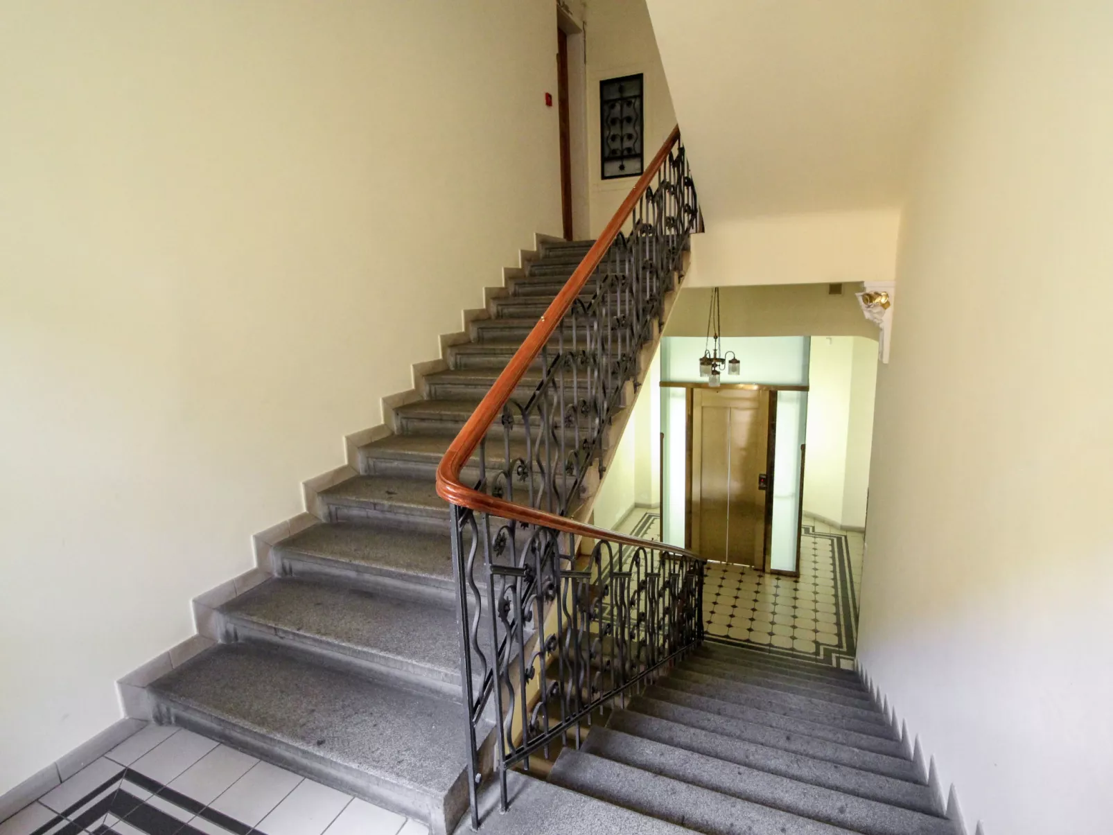 Manes Residence-Inside