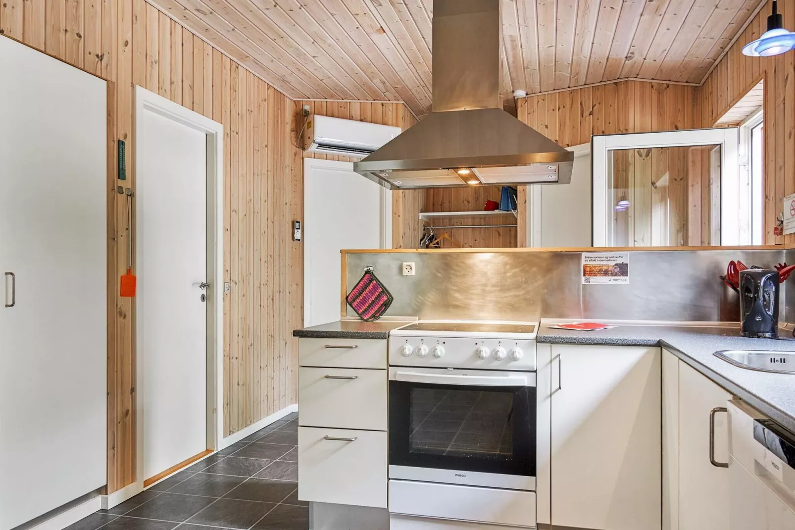 6 person holiday home in Thyholm-Indoor
