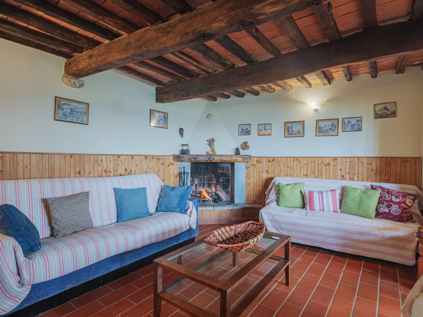 La Grotta-Inside