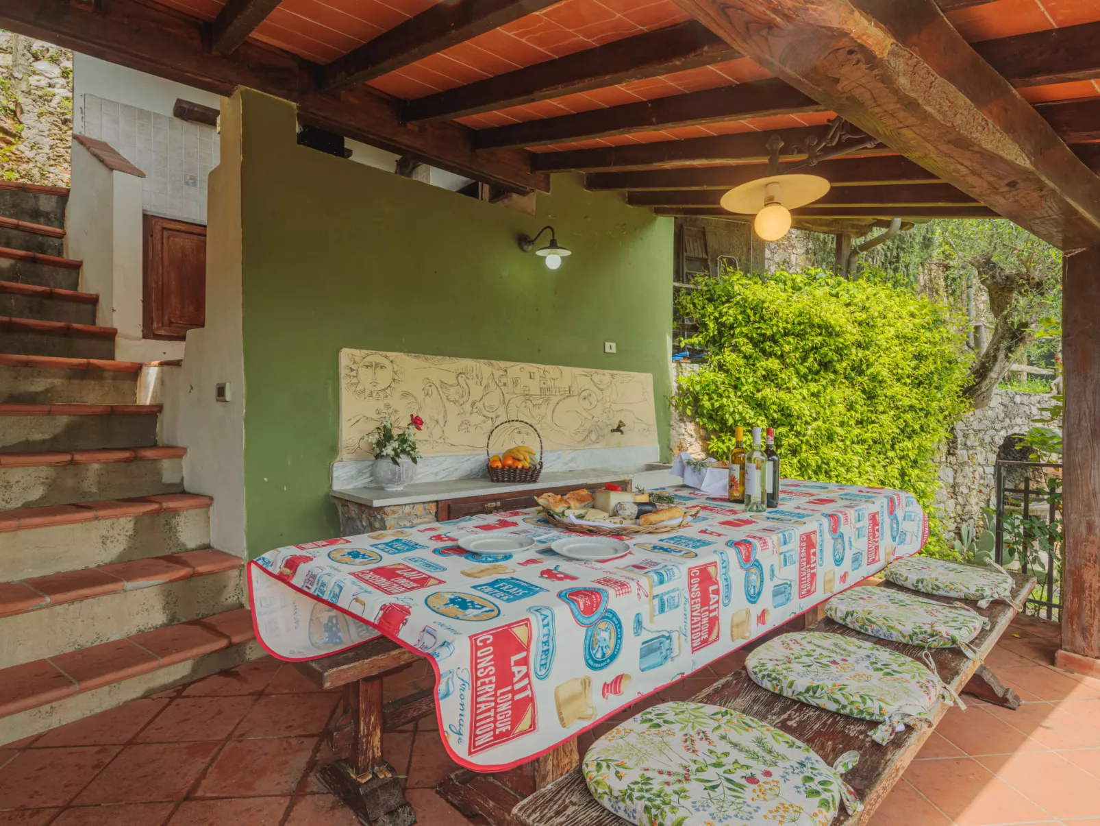 La Grotta-Outside