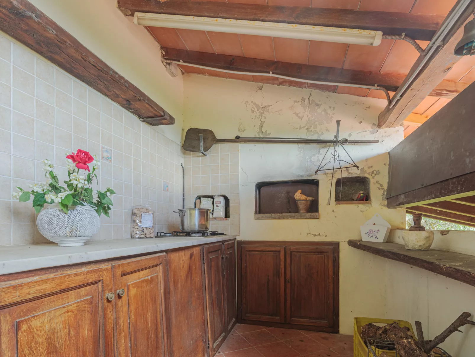 La Grotta-Outside